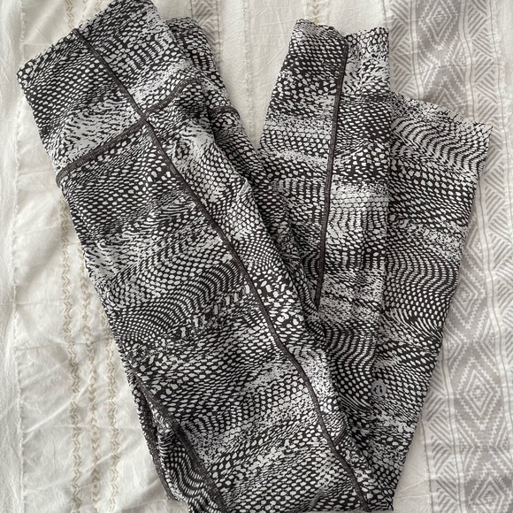 Lululemon Fast and Free size 6 - Picture 1 of 4